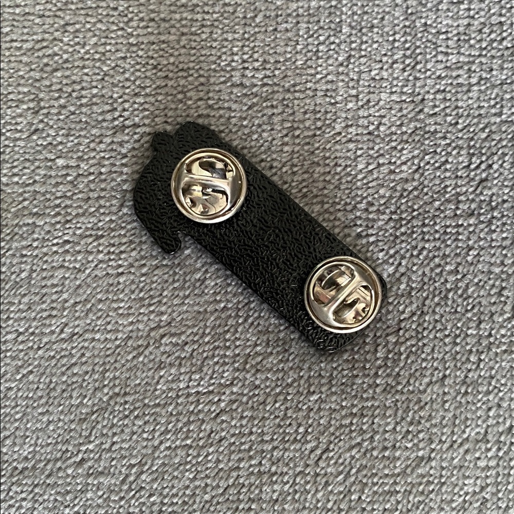 Lululemon Pin - Picture 2 of 2